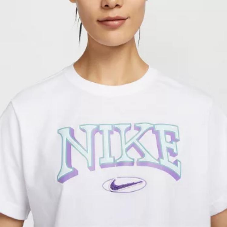 Nike Спортивная одежда с принтом логотипа, круглым вырезом, коротким рукавом, футболка для женщин, топы белого цвета FZ2856-100