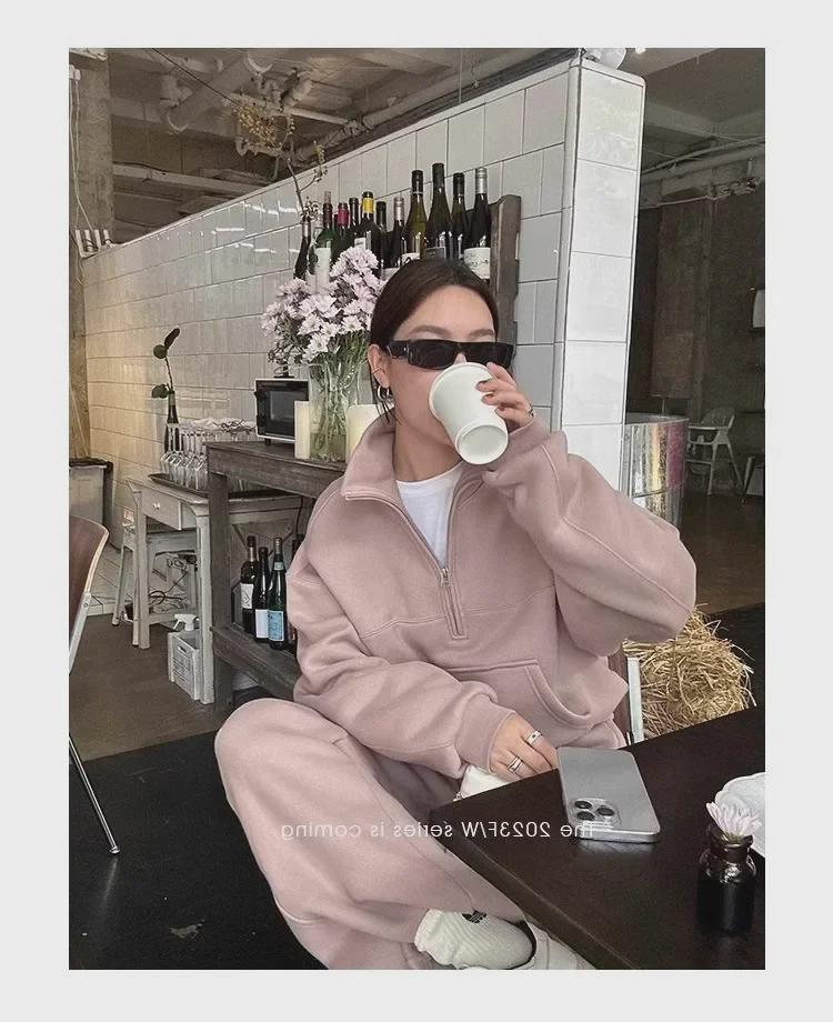 Женский свободный повседневный спортивный костюм: Осень/Зима 2024 Короткая куртка и широкие брюки, комплект из двух предметов