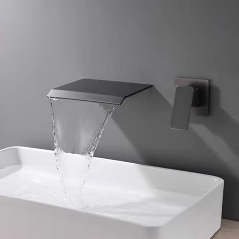 Настенный водопадный смеситель