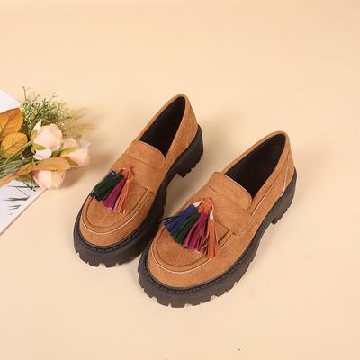 Женские новые осенние замшевые туфли-лоферы с круглой головкой и бахромой на толстой подошве, модные туфли-лоферы большого размера без застежек