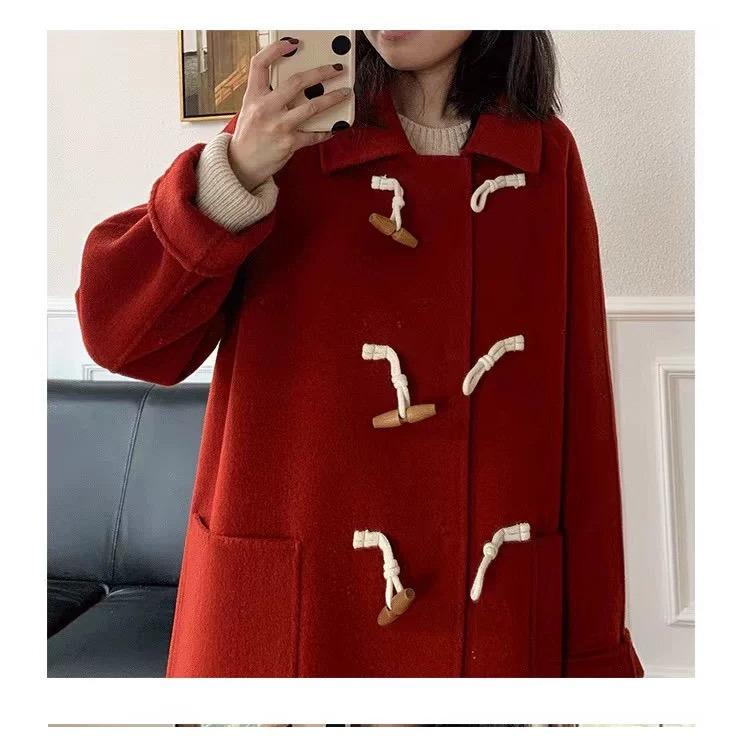 Стильное и модное однотонное шерстяное пальто с роговыми пуговицами для осени и зимы