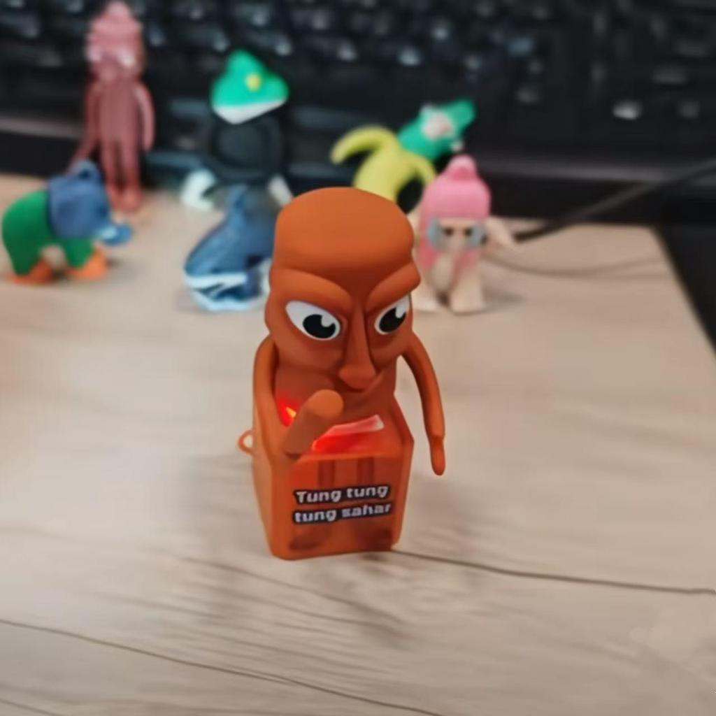 Шарнирный деревянный брелок Шань Хай Цзин: Фигурка ТунгТунга Сахура с кнопкой языка