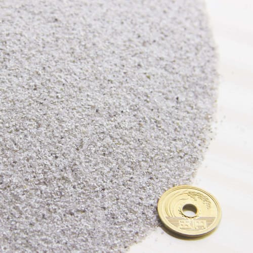 500g of sand for use with gravestones, incense holders, and Buddhist altar incense burners. A great value, containing three standard-size servings. Ma