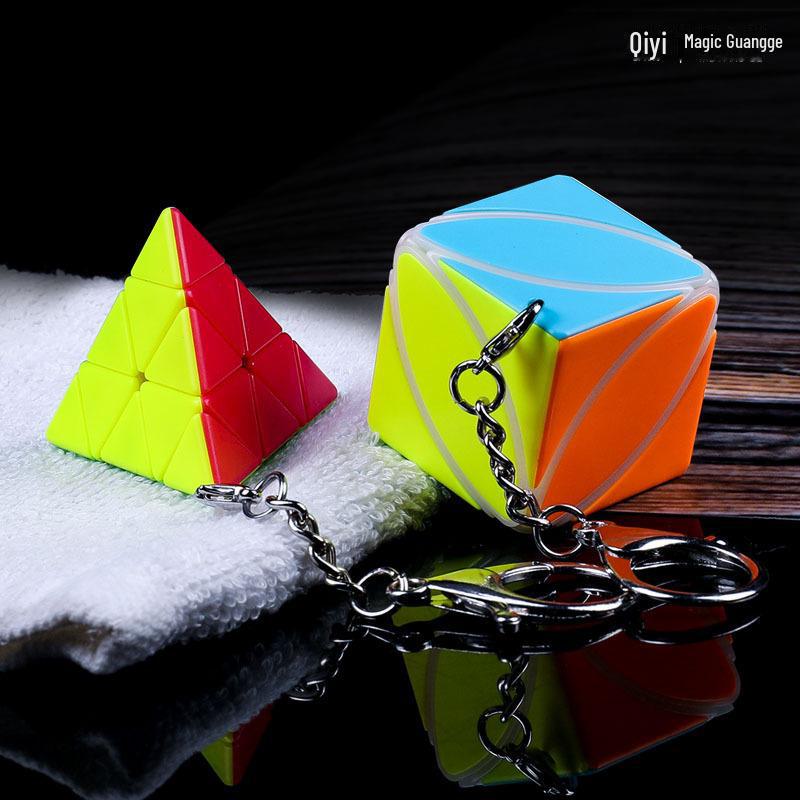 Qiyi Maple Leaf Pyramid Keychain Mini Rubik's Cube - Colorful and Fun Puzzle Toy