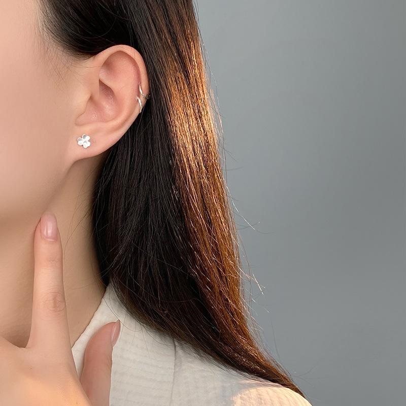 Лесные серьги с тремя листочками клевера для женщин со свежими и универсальными студенческими серьгами