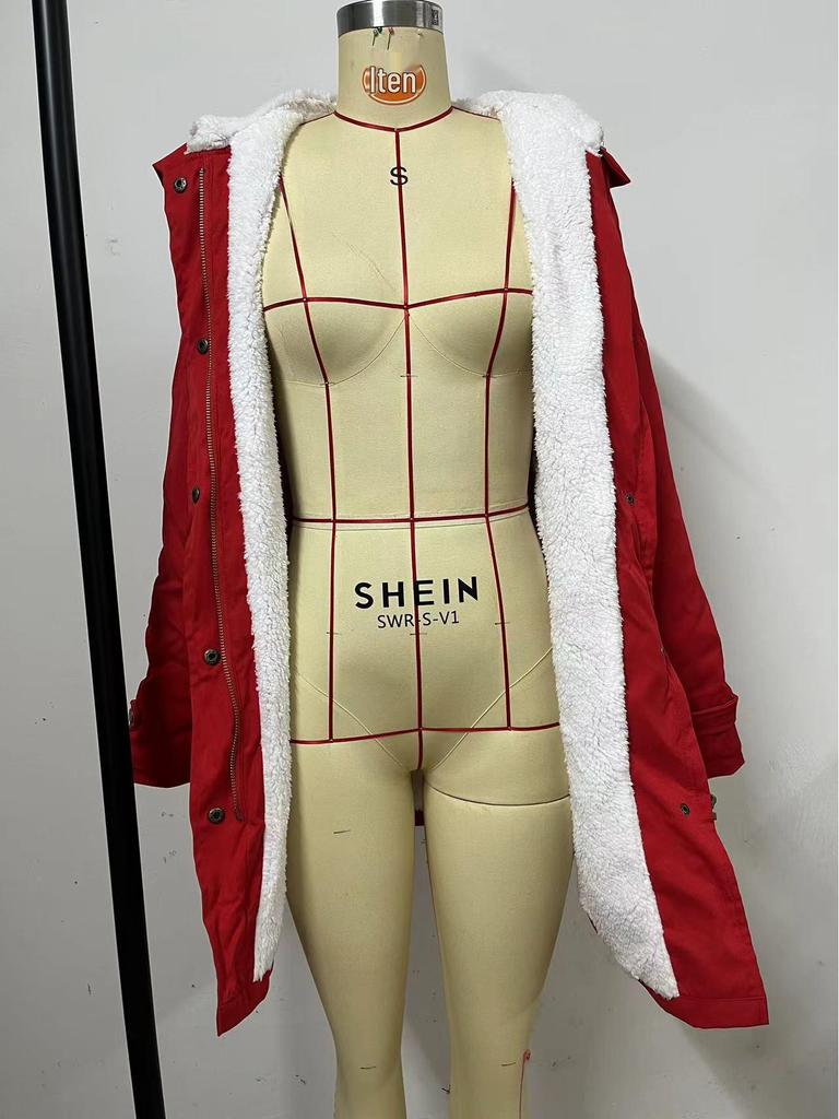 Женское осенне-зимнее полупальто средней длины с белым меховым воротником и капюшоном, на теплой флисовой подкладке