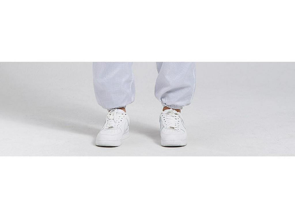 Class 100 Antistatic Cleanroom Suit with Diagonal Zipper, White/Blue