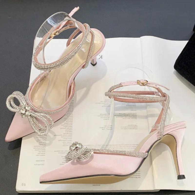 Роскошные босоножки на высоком каблуке с бантом из страз, женские элегантные летние туфли с ремешком на щиколотке, сексуальные атласные дизайнерские туфли-лодочки с острым носком