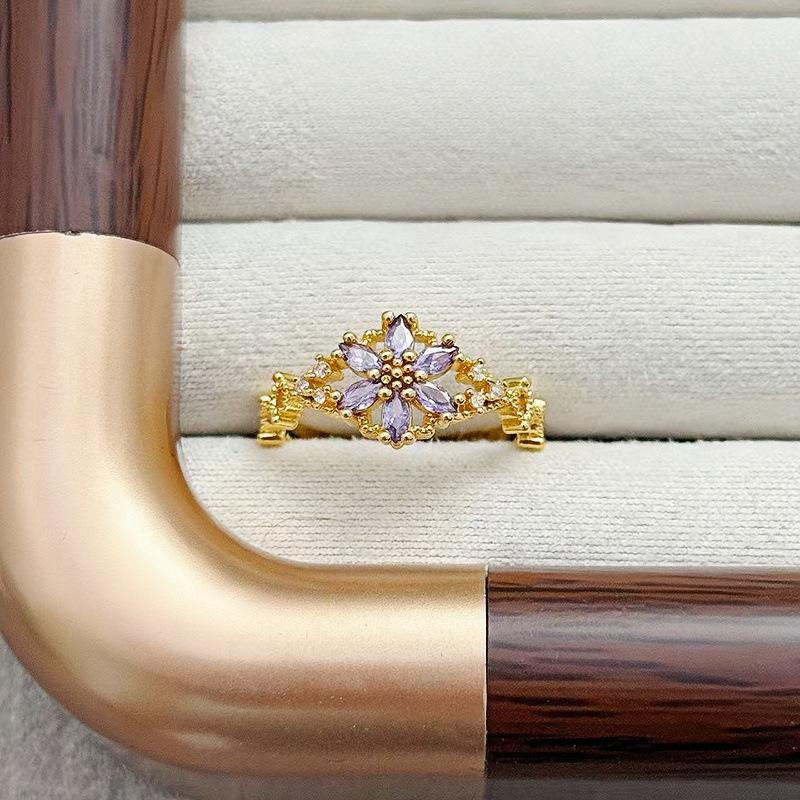 Medieval Old Money Wind Stacked Zircon Personality Geometric Ring Light Luxury Niche High-End Ring Woman