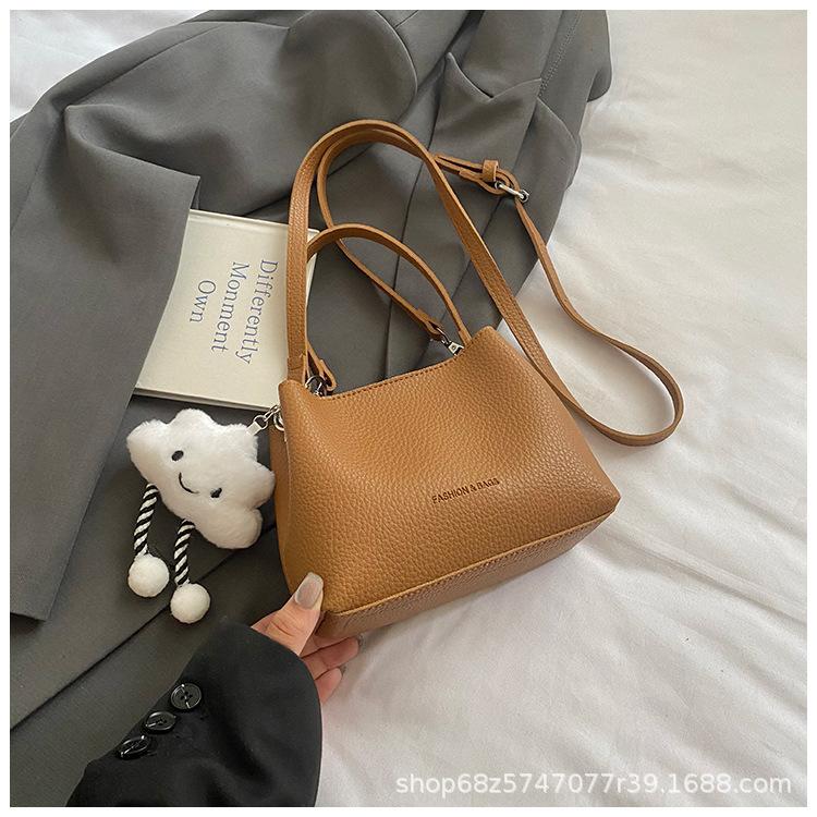 Korean Version of Fashion Bucket Bag 2025 New Trend Versatile Women Crossbody Niche Popular Super Fire Shoulder Bag