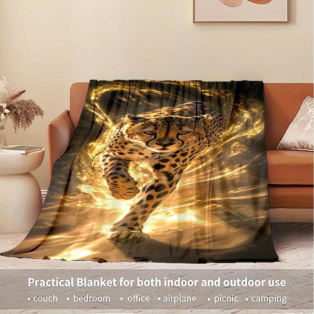 1pc Cheetah,Speed,Wildlife Digital Print Flannel Blanket - Contemporary Style, Suitable for All Seasons, Perfect for Home, Travel, or Campin