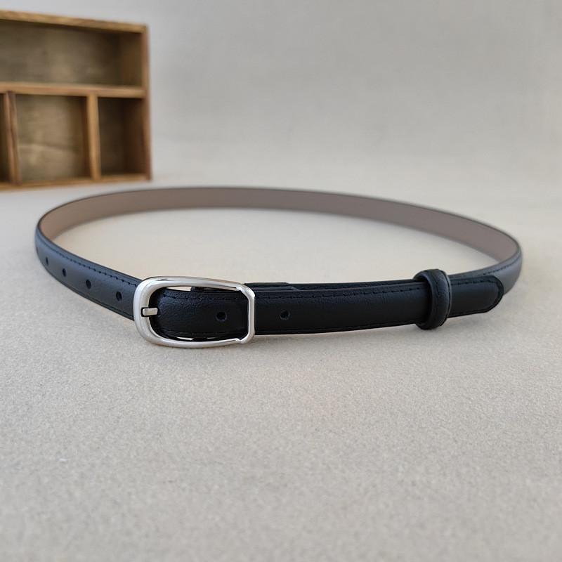 Fashionable Black And Beige Leather Belt With Oval Metal Buckle For Casual Elegance