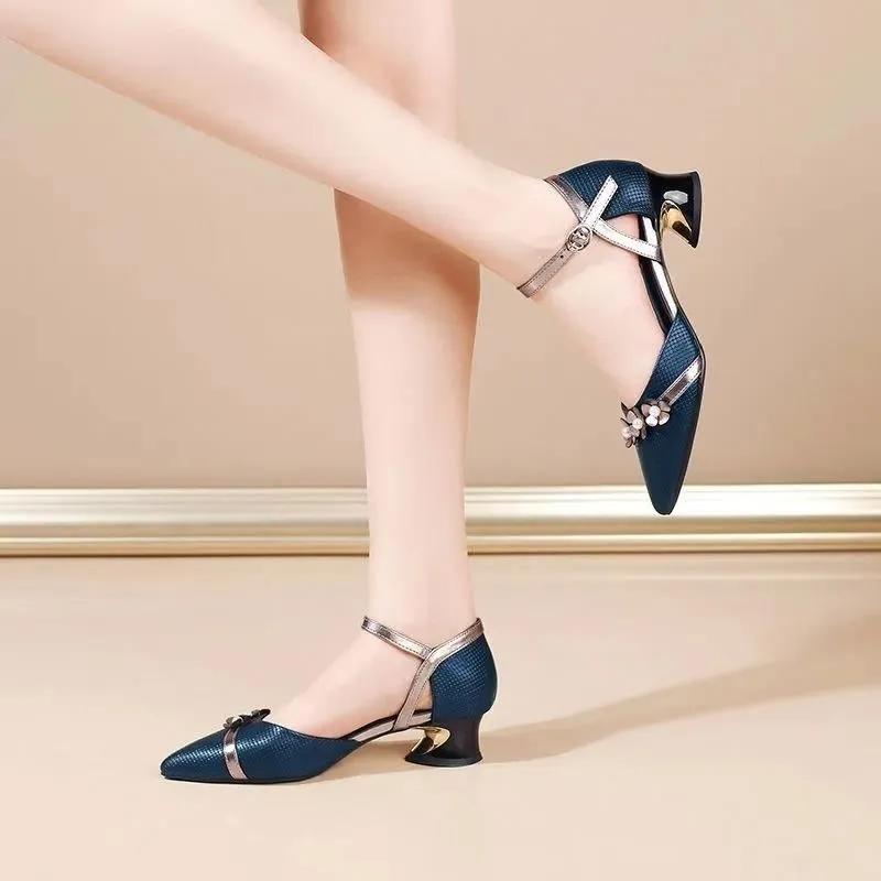 WTEMPO Кожаные сандалии с цветочным принтом, женские летние сандалии на толстом каблуке с ремешком на одной линии, полые сандалии большого размера, универсальные классные туфли большого размера в тон