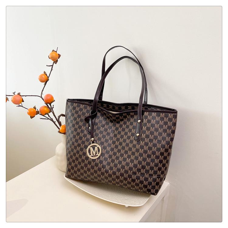 Stylish Large-Capacity Retro Commuter Tote: Versatile Korean Shoulder Handbag