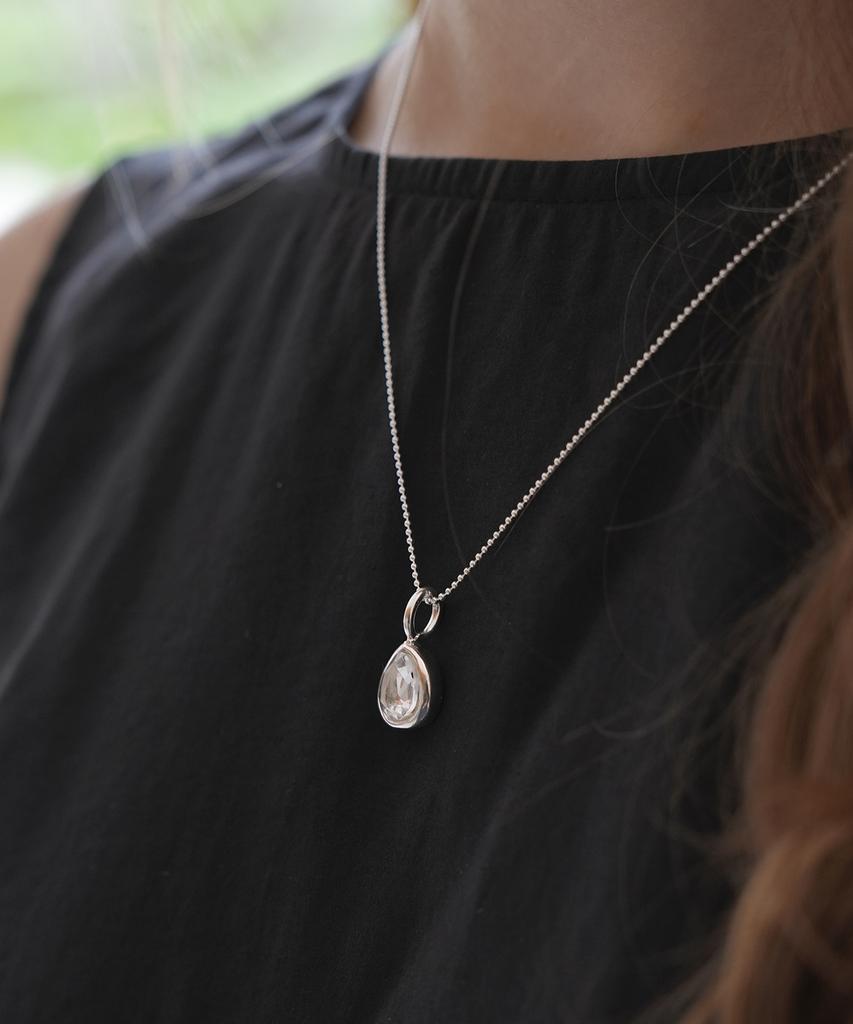 Reindeer Murmur Necklace 06