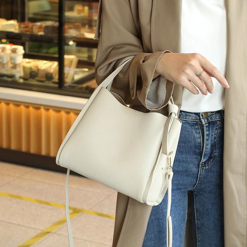 Genuine Leather Shoulder Bag for Women Feminine Luxury Fashion Designer Bags for Ladies Traveling Large Capacity Bucket Bags