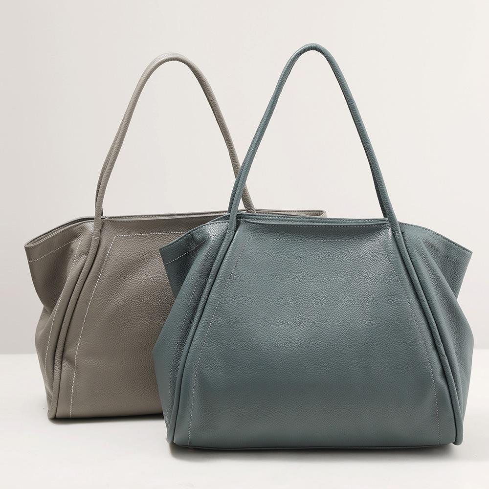 The first layer of cowhide foreign trade cross-border large tote bag, the new women's underarm bag, and the large-capacity versatile commuter