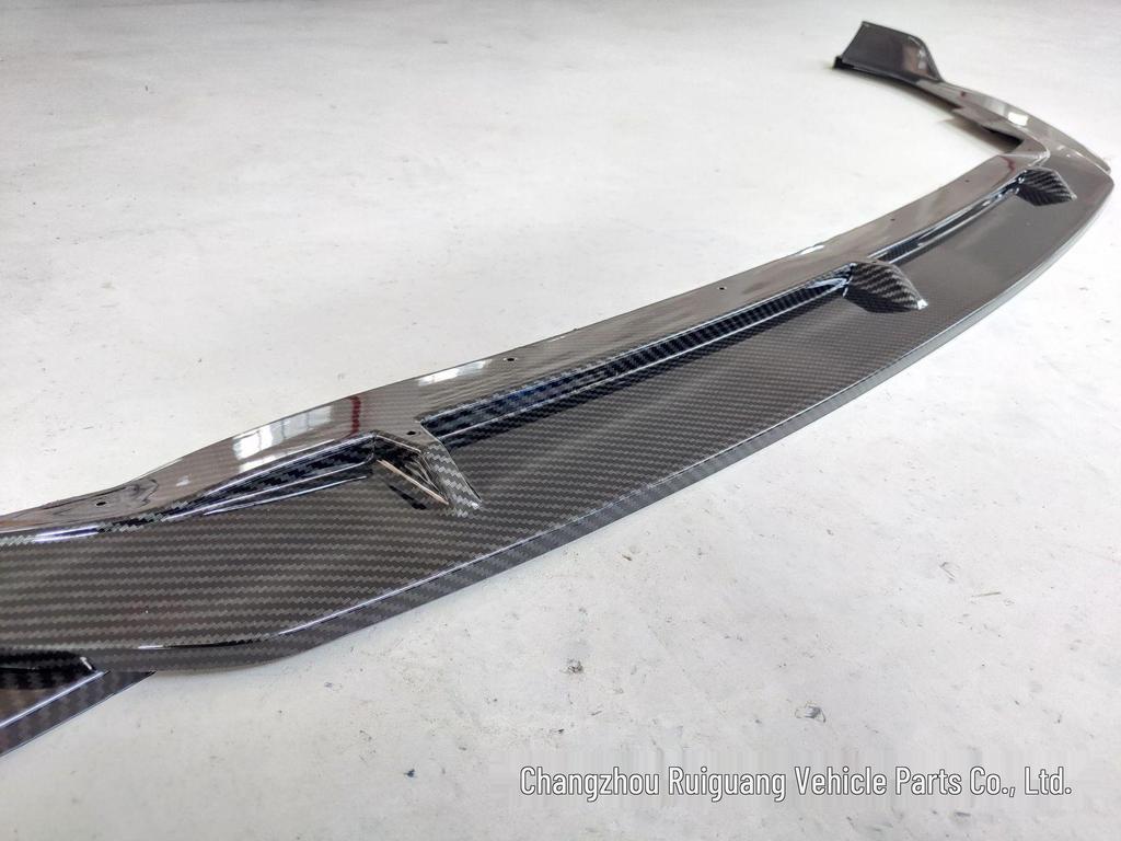 2019 Ford Focus Front Splitter Kit: Sporty Body Kit with Front Lip & Corner Splitter