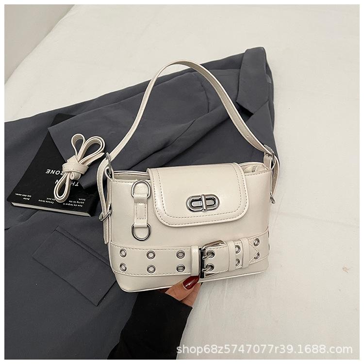 2025 New Hand Shoulder Bag Large Capacity Niche Design Motorcycle Versatile Millennial Hot Girl Armpit Bag Crossbody Bag