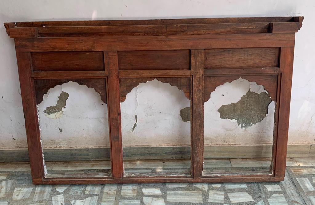 Floral Carved Wooden Jharokha Frame: Indian Heritage Wall Decor