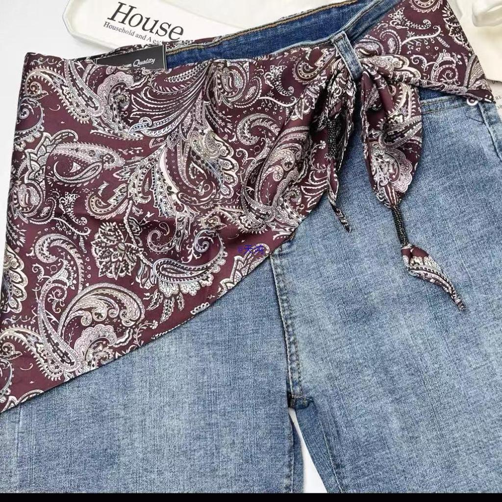 Retro Paisley Silk Triangle Scarf for Women – Versatile Waist and Jeans Accessory