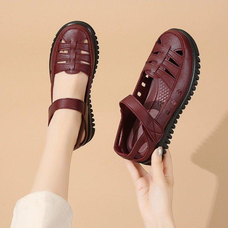 Мягкие кожаные туфли на мягкой подошве, сандалии с мягкой головкой, удобные женские нескользящие туфли, туфли с перфорацией, кожаные туфли для среднего и пожилого возраста.