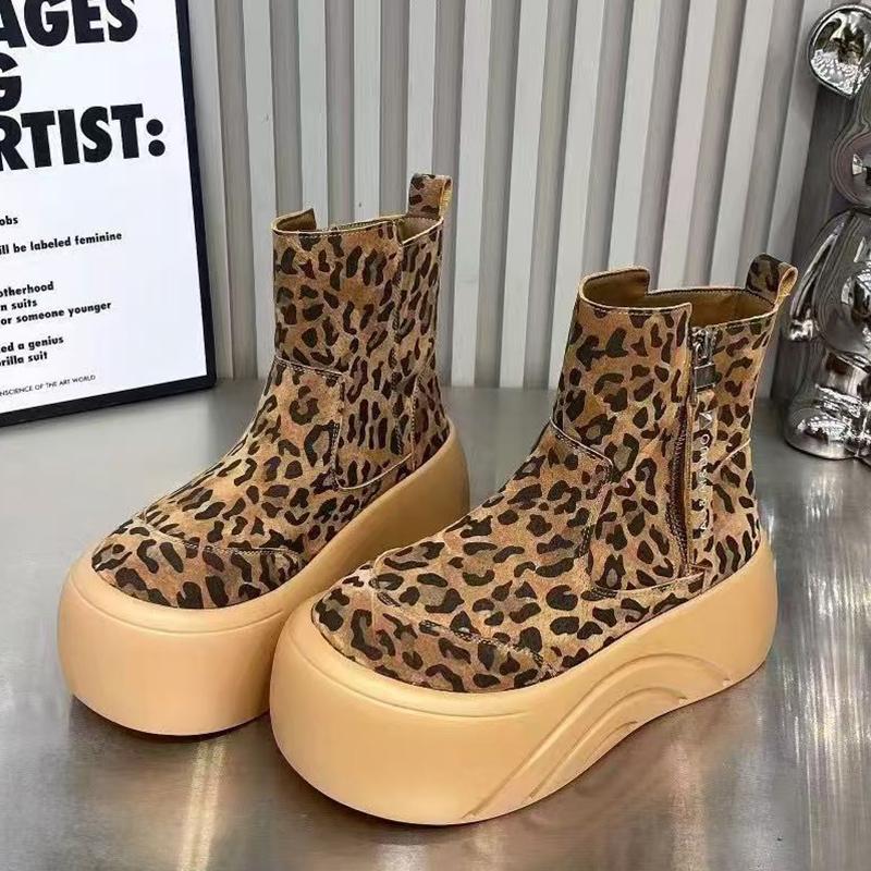 Леопардовая платформа женские зимние ботильоны замшевые туфли на плоской подошве зимняя мода ботинки 2024 тренд дизайнерские удобные ботинки для ходьбы женские