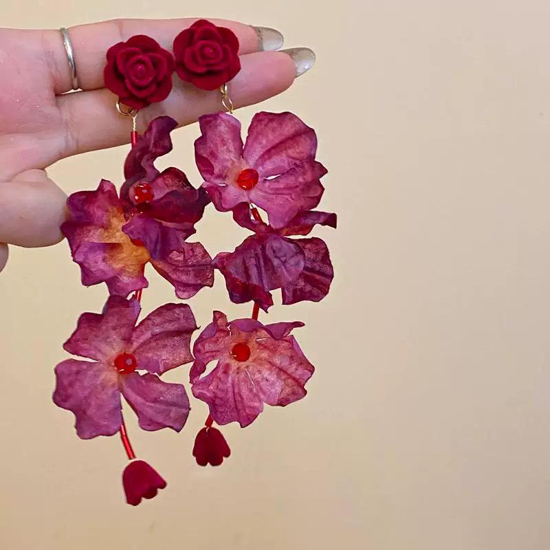 Unique Exaggerated Retro Hongkong Flocked Rose Dry Petal Tassel Earrings 2025 Trendy Face Slimming Nightclub Portrait Women Fashion Accessories