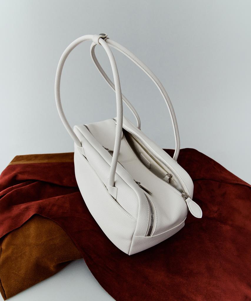 Siyazu Siac3137 Puff Bag_Ivory