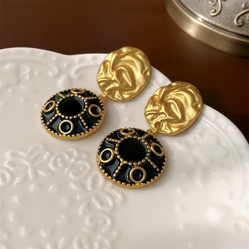 Vintage Medieval Exaggerated Earrings Women, Fashionable Retro High-end Earrings Literary Light Luxury Temperament Earrings
