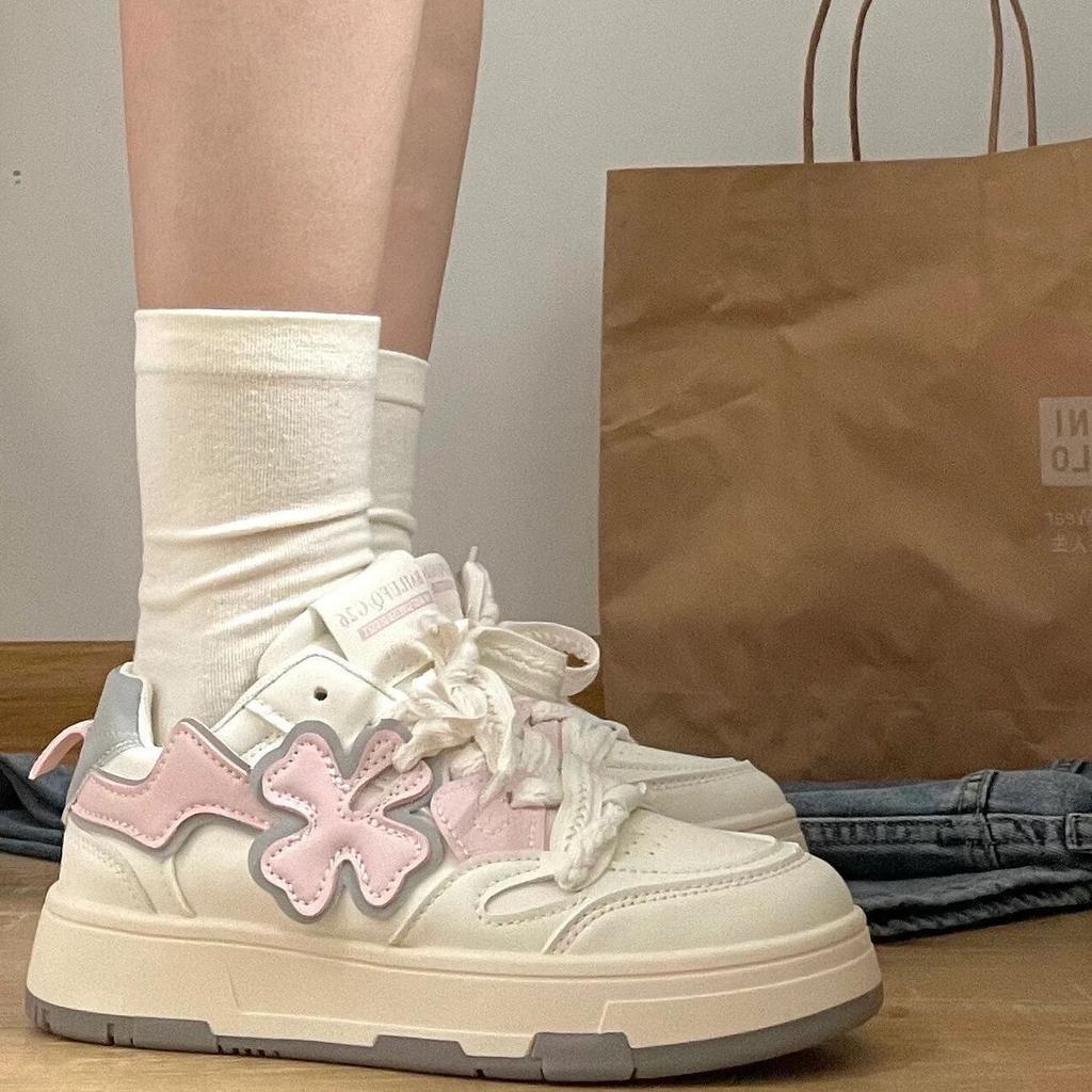 Туфли на толстой подошве с дизайном четырехлистного клевера, женские, новая весна-лето 2024, нишевые, повседневные, универсальные, модные белые туфли для женщин