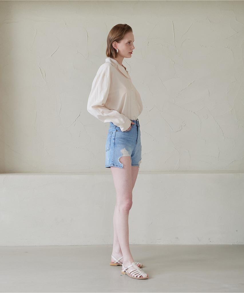 DIEPHOD Ds#3417_ Denim Shorts With Distressed Hem Details