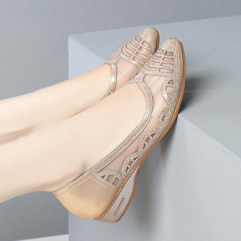 Модные дышащие сетчатые туфли с вырезами и стразами на каблуке Лето 2024 Женские сандалии из мягкой кожи с круглым носком для офиса, мамы, свадьбы