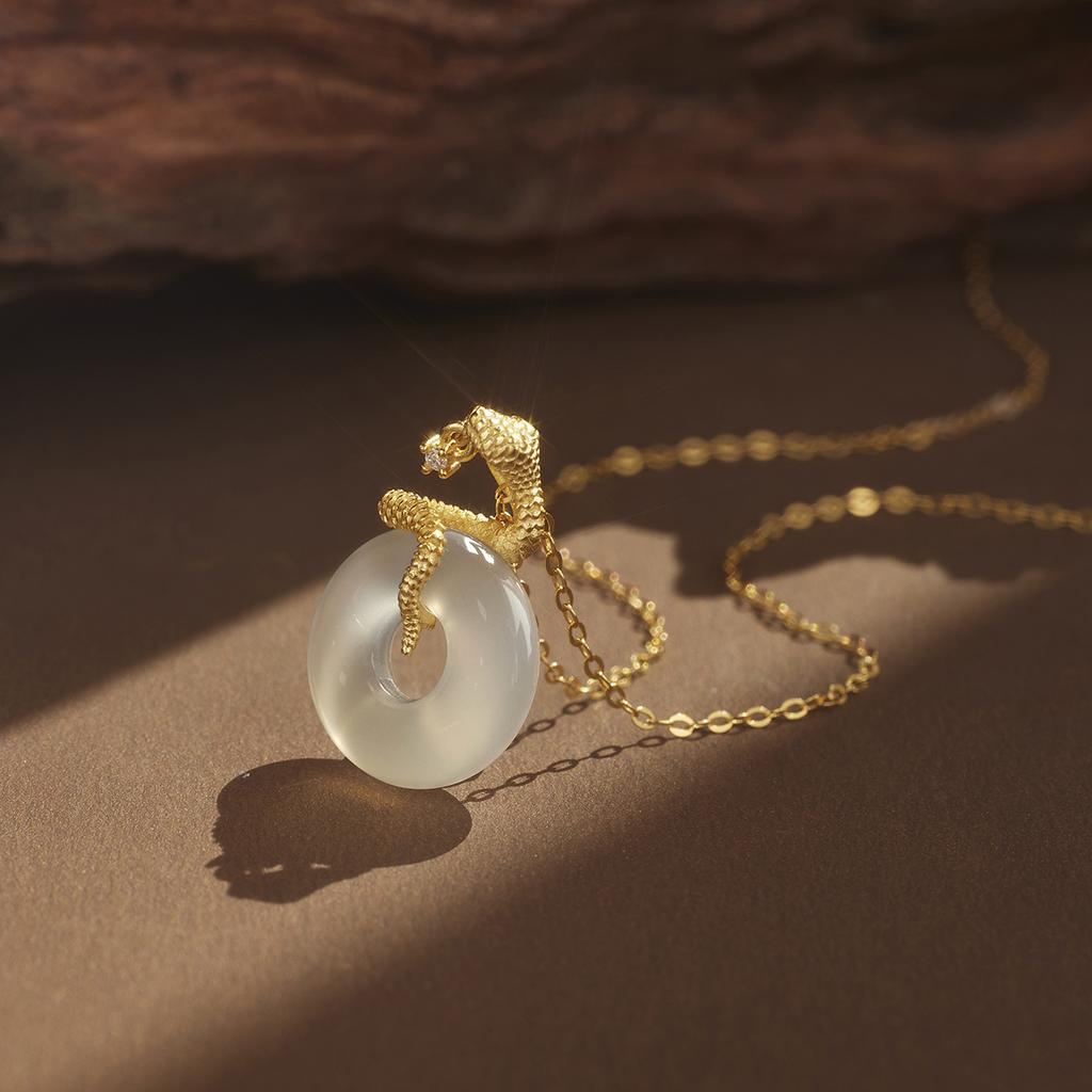 S925 стерлингового серебра натуральный халцедон с высоким содержанием льда змея пряжка ожерелье пончик кулон ключица цепочка мода