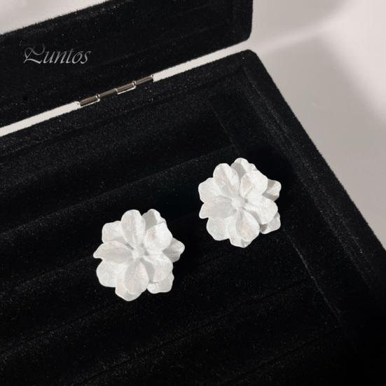 Женские серьги-гвоздики с цветами, антиаллергенные, антикоррозийные, легкие, изысканные, из нержавеющей стали, украшения для ушей, ювелирные изделия, женские серьги для выпускного вечера, вечерние вечеринки