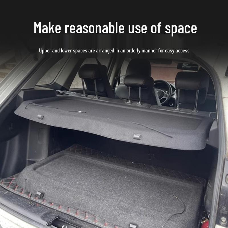 Перегородка багажника и полка для хранения солнцезащитного козырька Suzuki Vitara.