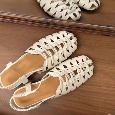 Модные женские сандалии 2025 Новые плетеные сандалии Baotou Легкие Удобные Повседневные туфли Полые Дышащие Модные Роскошные Сандалии с квадратным носком