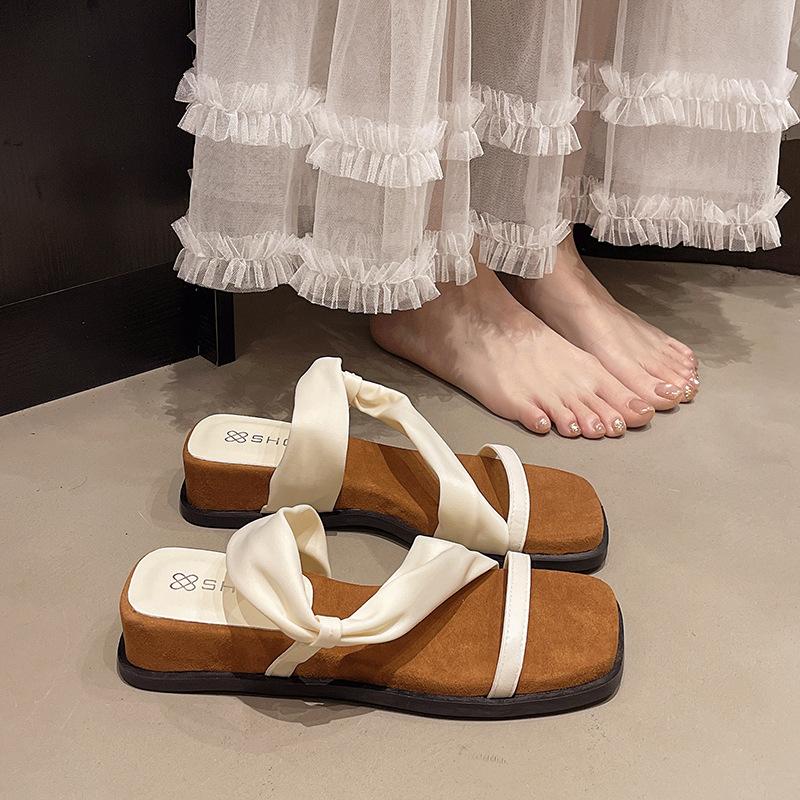 Нишевый дизайн, крутые шлепанцы на танкетке, женская уличная обувь, лето 2025, новая мода, шлепанцы с квадратным носком и открытым носком на толстой подошве