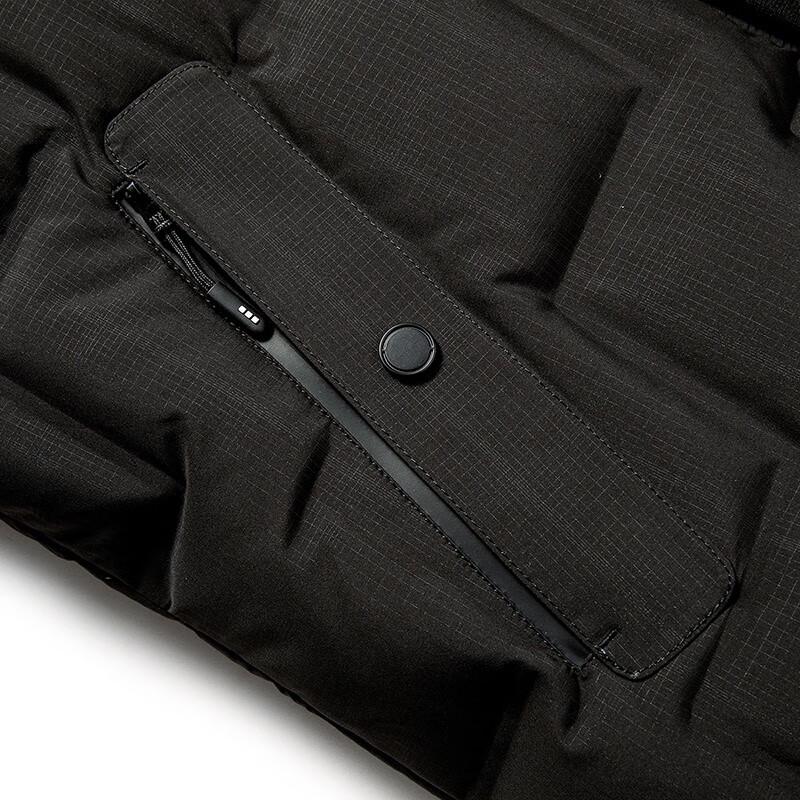 Мужской зимний пуховый жилет