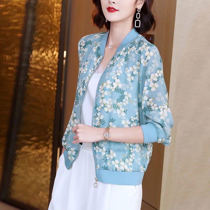 Женский кардиган большого размера из шифона с принтом: Куртка в бейсбольном стиле с солнцезащитными рукавами, модель лета 2025 года.