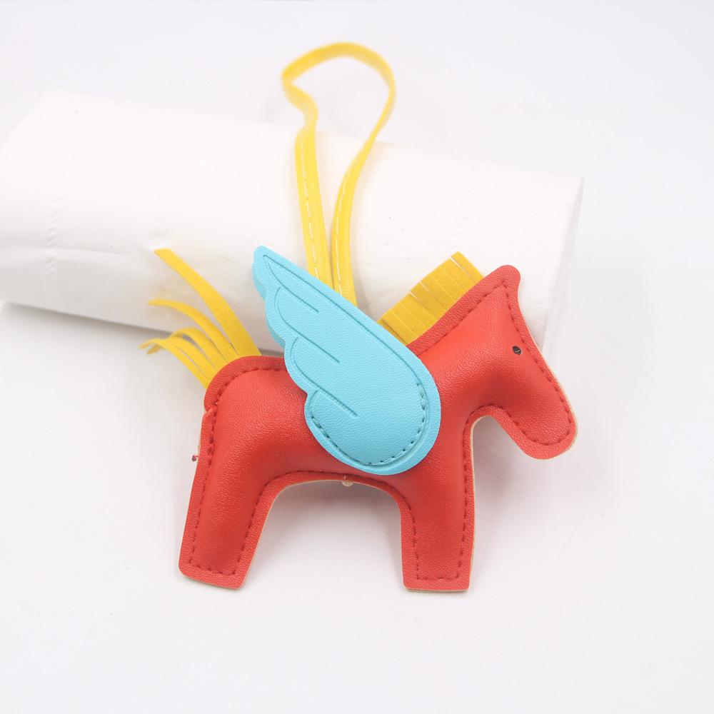 Классический кожаный брелок-подвеска Wing Pony — стильный и игривый дизайн в нескольких цветах