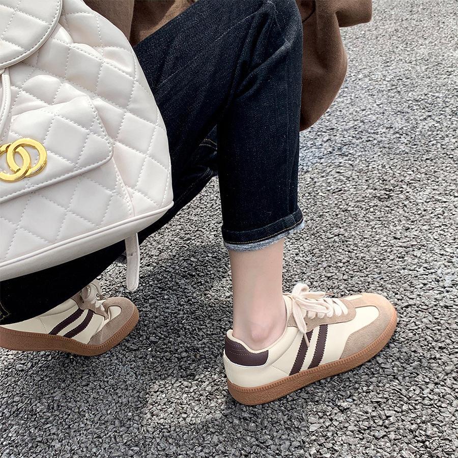 Мягкая кожа ретро цветовая гамма маленькие белые туфли женские 2025 новые универсальные повседневные спортивные плоская подошва туфли для тренировок Форрест Гамп женские