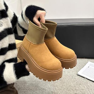 Модные ботинки и ботильоны для женщин. Короткие туфли на толстой платформе. Трендовые удобные ковбойские новинки от дизайнера.