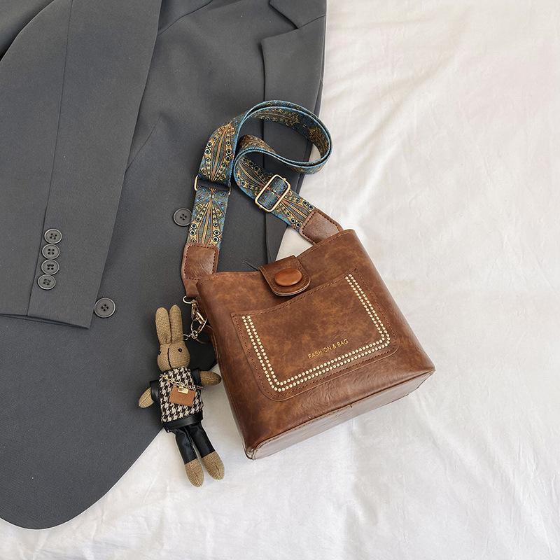 2024 Women's Vintage Korean Wide Strap Bucket Messenger Bag