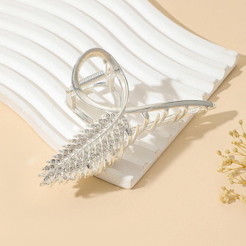 Korean Style Elegant Metal Hair Claw Clip for Women - Shark Claw Design