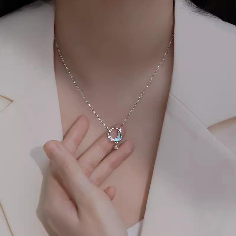 Luxury Rhinestone Clavicle Chain Choker Elegant Moon Butterfly Necklace Pendant For Women Girls Party Wedding Jewelry Accessories