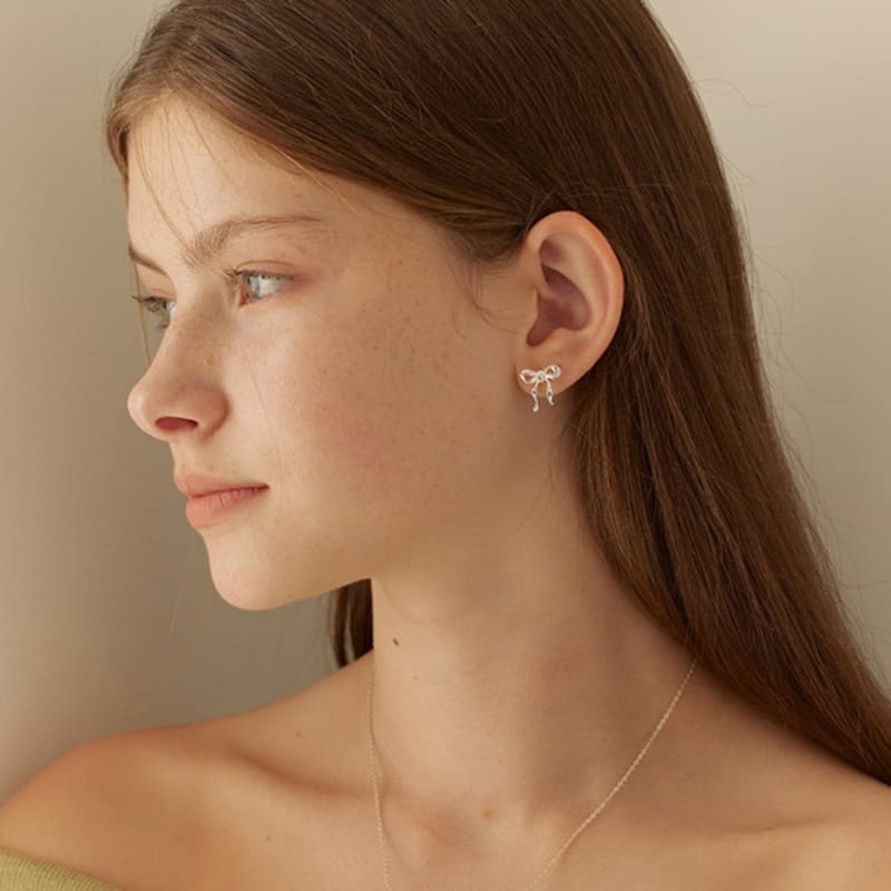 Lewe Wavy ribbon earring