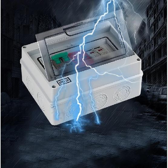 Full Copper Wire 1 in 1 Out DC 600V Photovoltaic Combiner Box Fuse MCB SPD Disconnect Switch for Solar Panel Installation