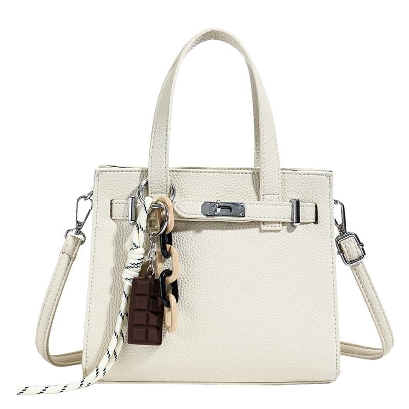 Маленькая квадратная сумка для ручной носки с узором личи, женская, весна 2025, корейская версия, трендовая, высококлассная, модная, на плечо, повседневная сумка-мессенджер