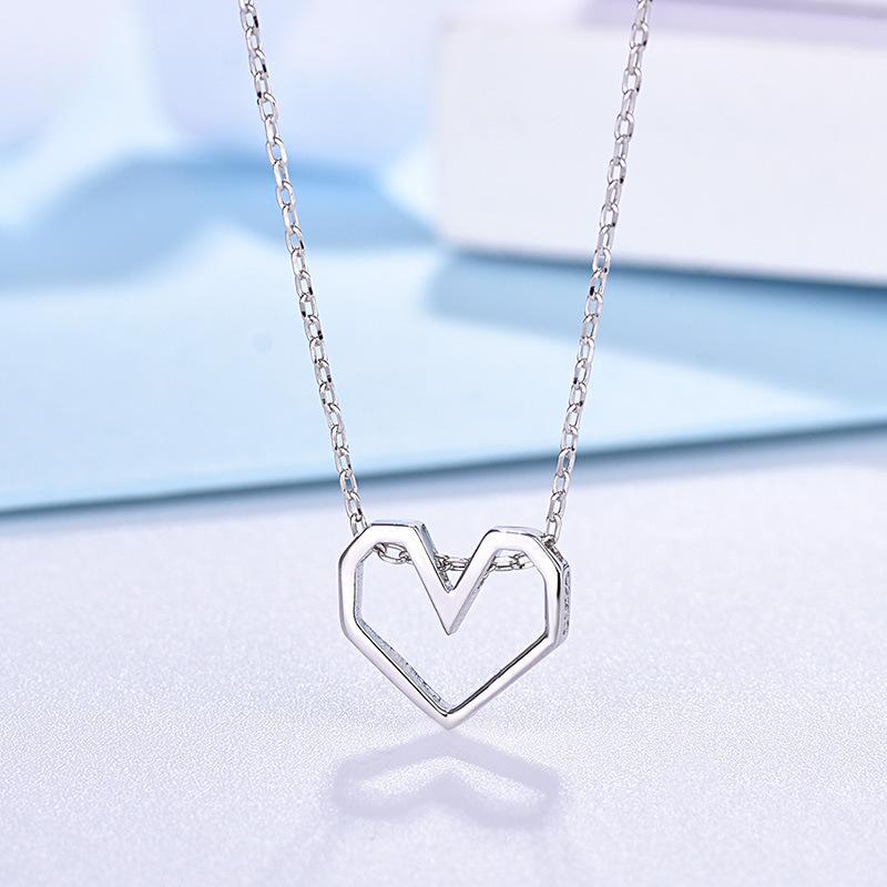 Ожерелье в форме сердца Hollow Love для женщин, японский и корейский модный темперамент, персонализированная и универсальная подвеска в виде персикового сердца на ключицу
